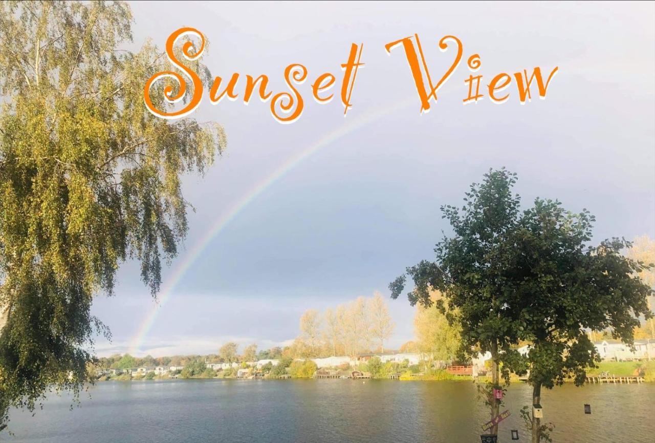 Tattershall Lakes Sunset View Caravan Lakeside, Hot Tub, Garden, Private Fishing Peg & Wifi Εξωτερικό φωτογραφία