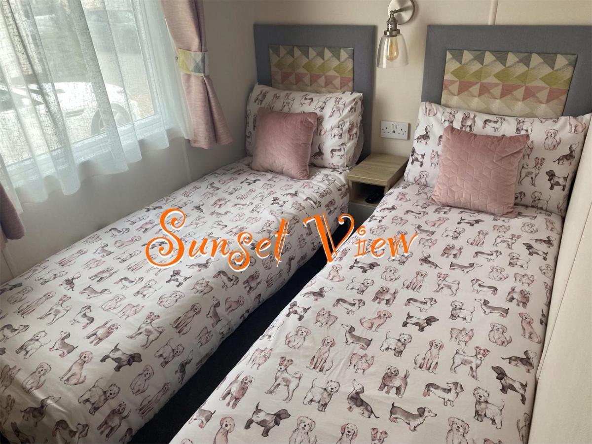 Tattershall Lakes Sunset View Caravan Lakeside, Hot Tub, Garden, Private Fishing Peg & Wifi Εξωτερικό φωτογραφία