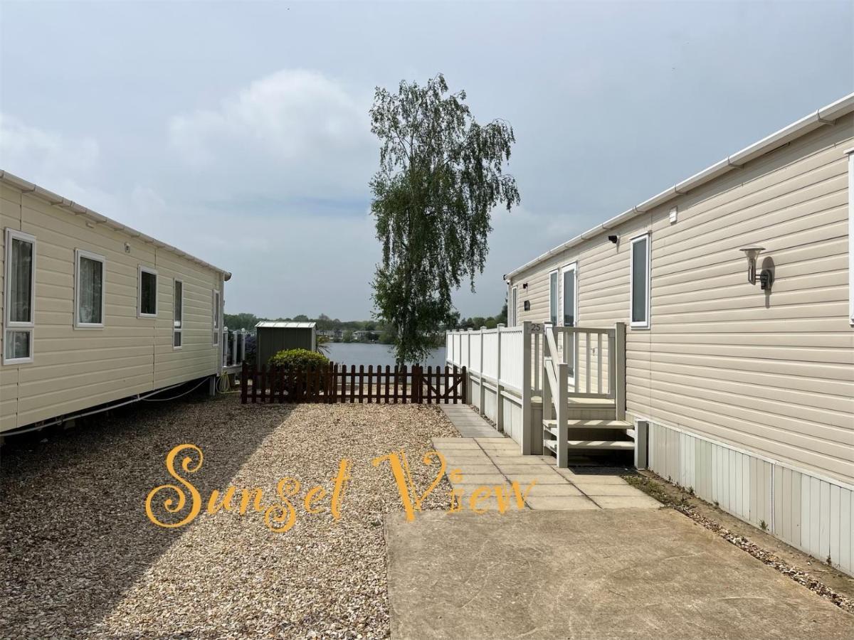 Tattershall Lakes Sunset View Caravan Lakeside, Hot Tub, Garden, Private Fishing Peg & Wifi Εξωτερικό φωτογραφία