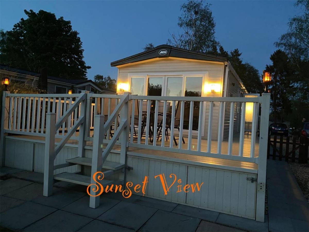 Tattershall Lakes Sunset View Caravan Lakeside, Hot Tub, Garden, Private Fishing Peg & Wifi Εξωτερικό φωτογραφία