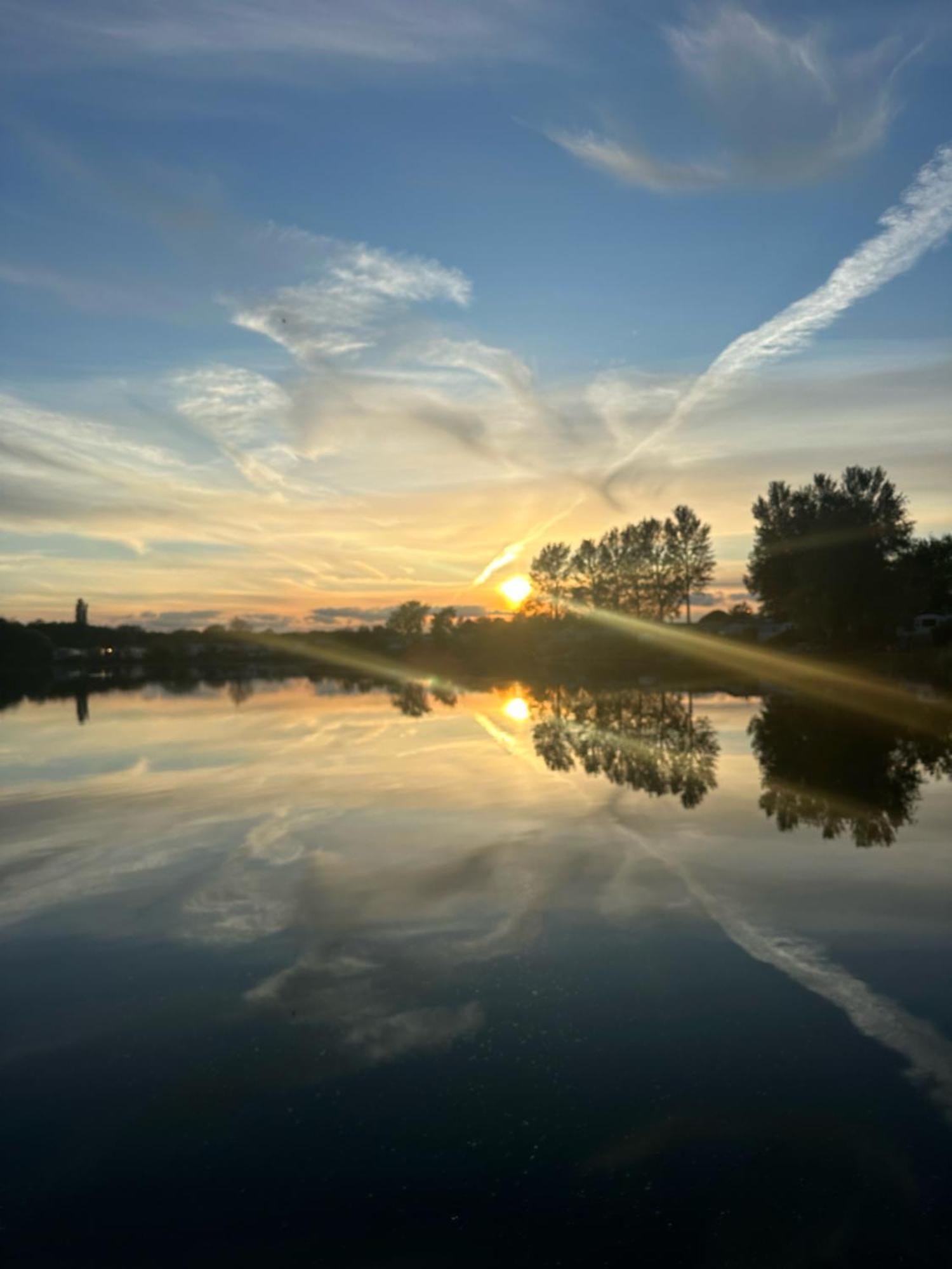Tattershall Lakes Sunset View Caravan Lakeside, Hot Tub, Garden, Private Fishing Peg & Wifi Εξωτερικό φωτογραφία