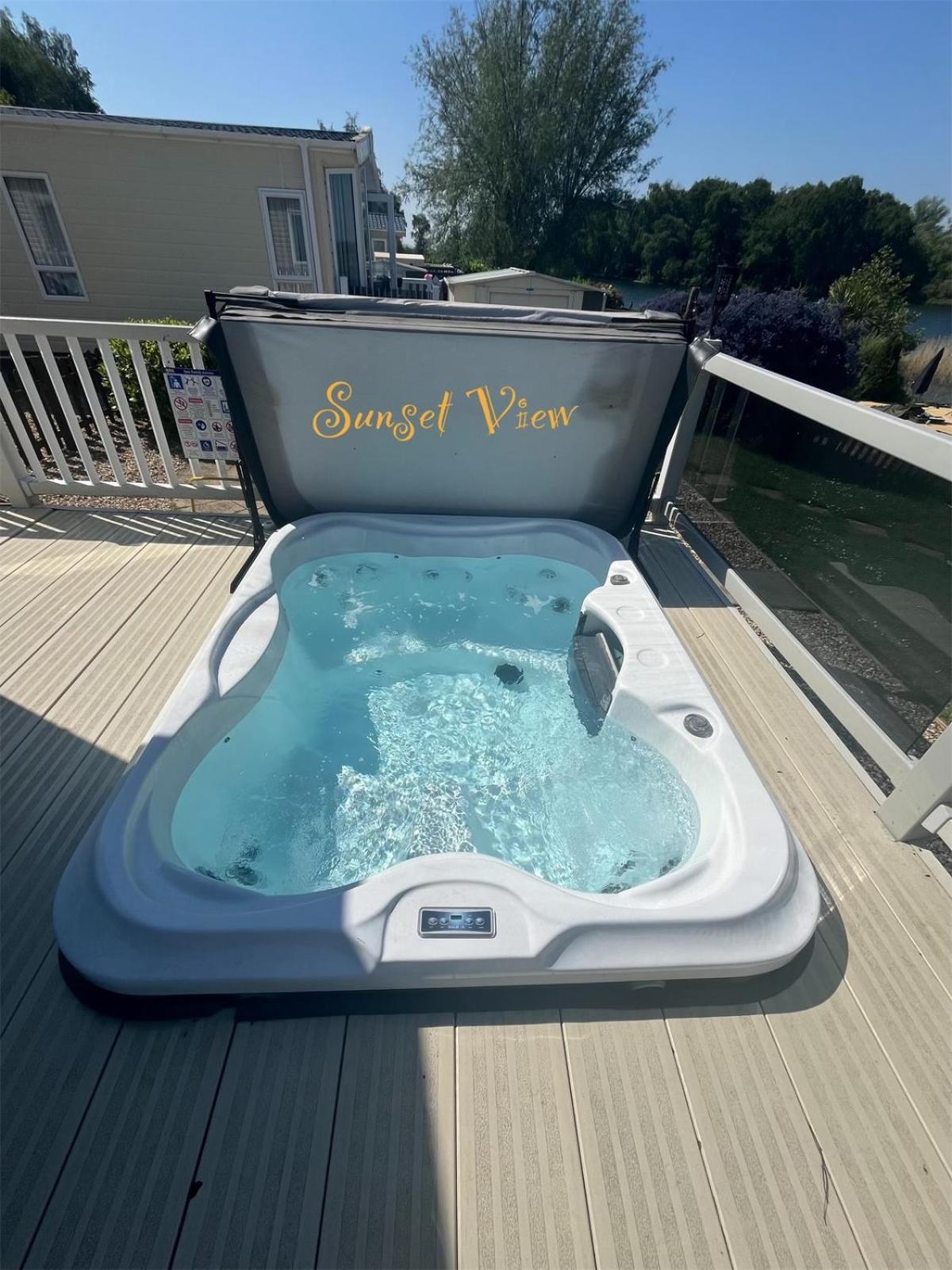 Tattershall Lakes Sunset View Caravan Lakeside, Hot Tub, Garden, Private Fishing Peg & Wifi Εξωτερικό φωτογραφία