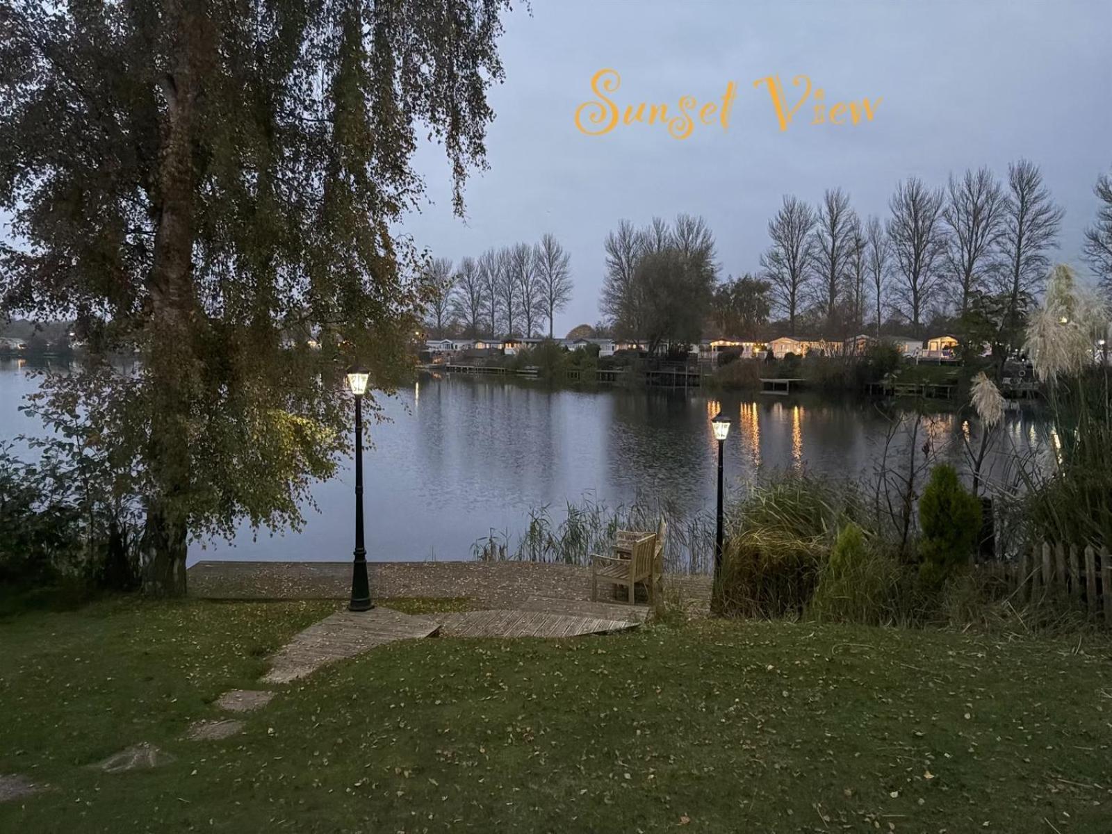 Tattershall Lakes Sunset View Caravan Lakeside, Hot Tub, Garden, Private Fishing Peg & Wifi Εξωτερικό φωτογραφία