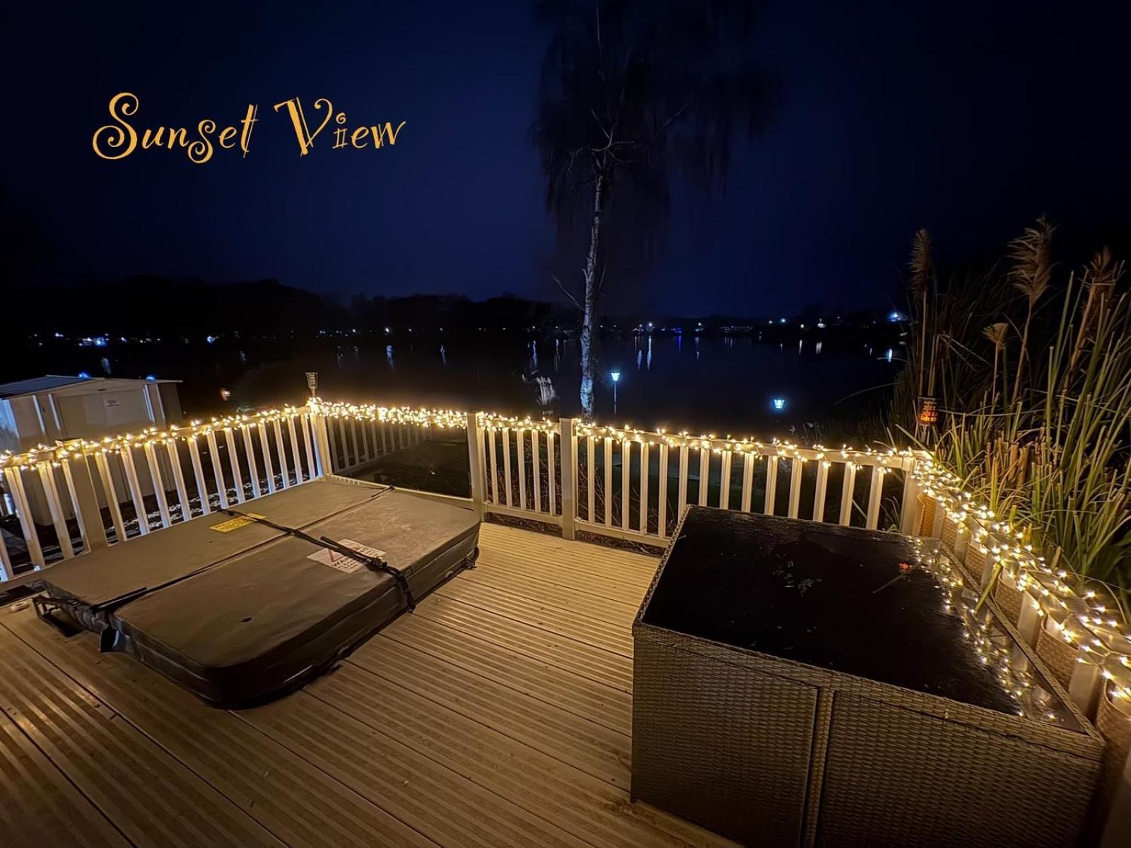 Tattershall Lakes Sunset View Caravan Lakeside, Hot Tub, Garden, Private Fishing Peg & Wifi Εξωτερικό φωτογραφία