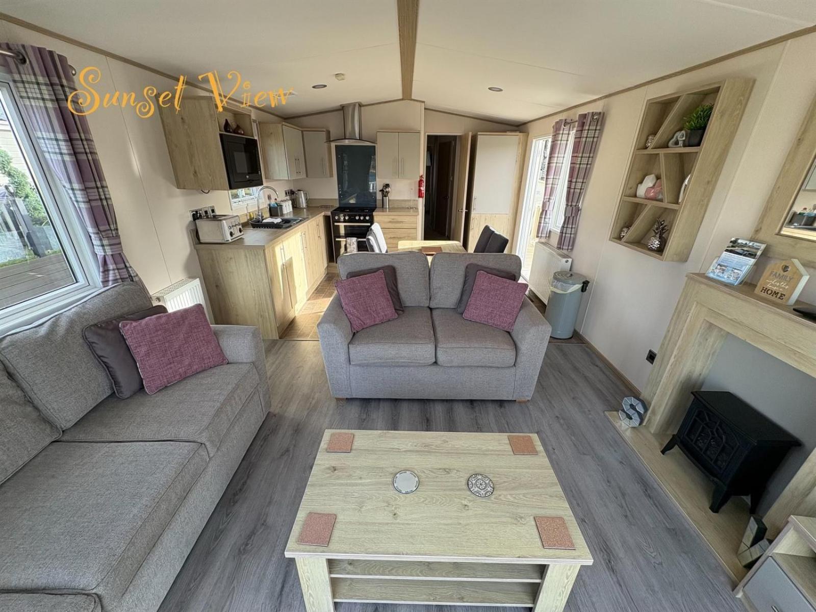 Tattershall Lakes Sunset View Caravan Lakeside, Hot Tub, Garden, Private Fishing Peg & Wifi Εξωτερικό φωτογραφία