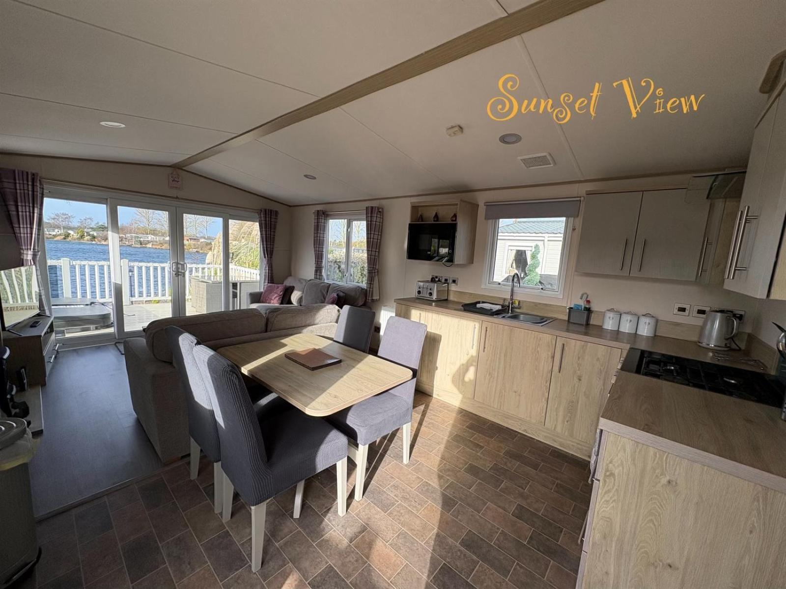 Tattershall Lakes Sunset View Caravan Lakeside, Hot Tub, Garden, Private Fishing Peg & Wifi Εξωτερικό φωτογραφία